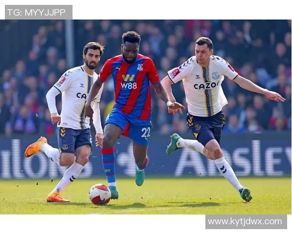 埃弗顿主场迎战水晶宫双方争夺英超宝贵积分的激烈对决 埃弗顿主场迎战水晶宫双方争夺英超宝贵积分的激烈对决